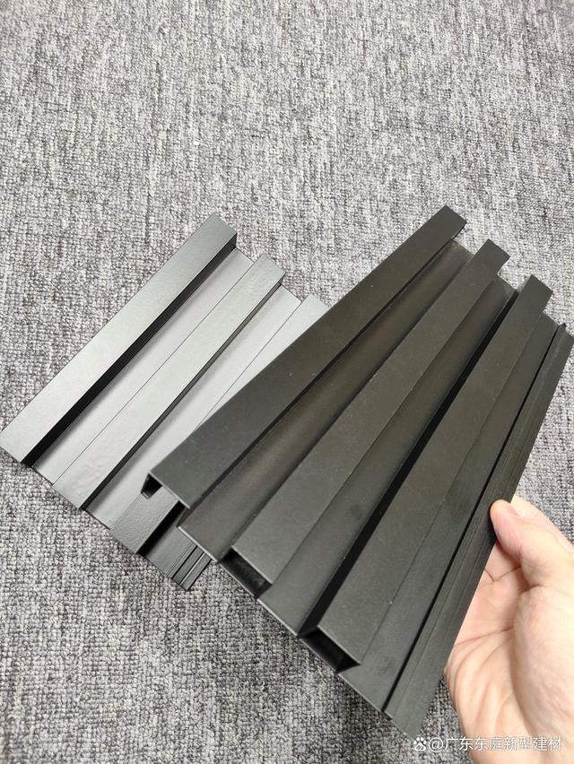 營業廳與營銷中心的木紋鋁單板裝飾 長城板與波浪板的現代應用